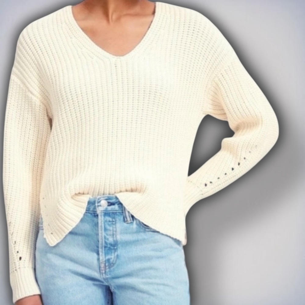Everlane ‘Women’s Textured Cotton V-Neck Sweater’ in “Bone” Size XS